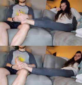 Brattyjewxo C Couch Tickle