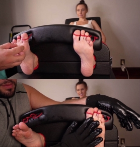 TheTickleRoom C Kseniias Confused Foot Tickle!